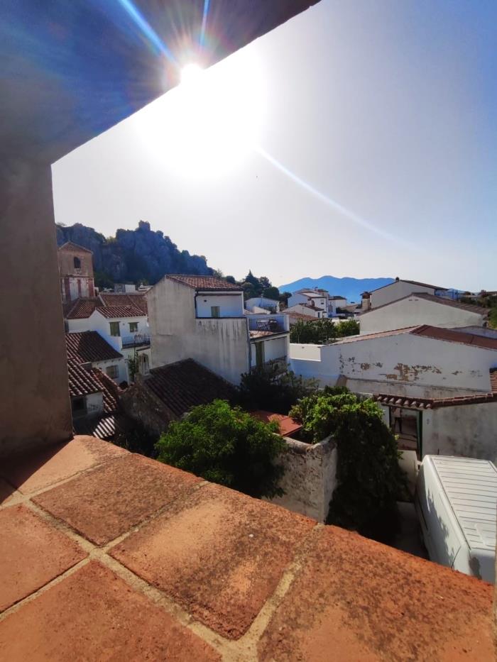 Propiedad en obra con vistas panorámicas en Gaucín.