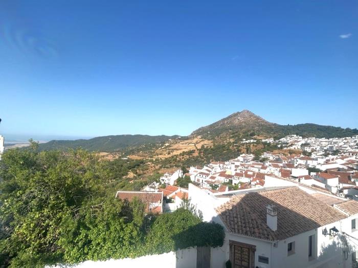 Propiedad en obra con vistas panorámicas en Gaucín.